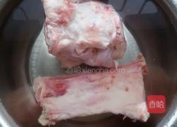 牛肉汤的做法图解1