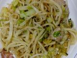 包菜肉丝焖饼
