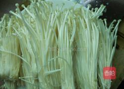 凉拌金针菇的做法图解1