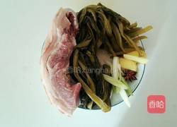 梅菜扣肉的做法图解1
