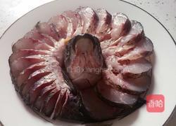 油浸开屏草鱼的做法图解1
