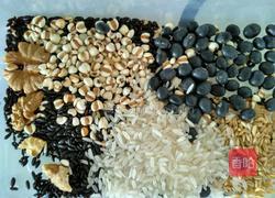 黑米核桃薏仁麦片香米糊的做法图解1