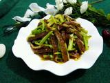 小芹菜炒湘干的做法[图]