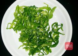洋葱青椒肉丝的做法图解2