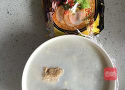 大骨汤火腿方便面的做法图解1
