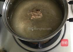 大骨汤火腿方便面的做法图解2
