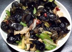 香菇木耳炒瘦肉