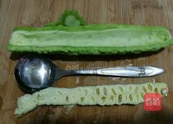 苦瓜煎蛋的做法图解1