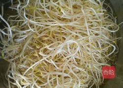 凉拌绿豆芽的做法图解1