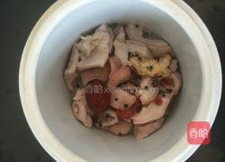 砂仁枸杞当归红枣肚丝汤的做法图解2