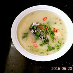 鱼骨架豆腐汤的做法[图]