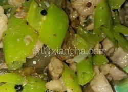 青椒粉皮炒鸡腿肉