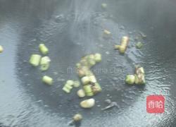 鸡蛋火腿炒饭的做法图解3