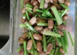 香芹花生米
