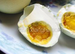 两步腌出油汪汪的咸鸭蛋