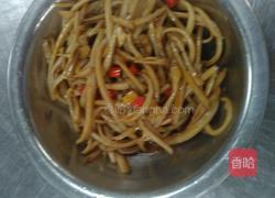 黄椒蕨菜炒海蚌的做法图解2