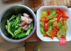 蒜苔炒肉的做法图解1