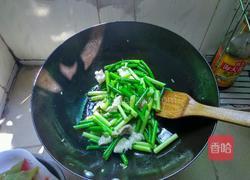 蒜苔炒肉的做法图解3