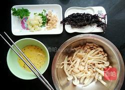蟹味菇蛋花紫菜汤的做法图解2