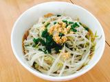 蒜香绿豆芽拌面的做法[图]