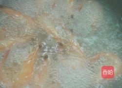 西兰花炒虾仁的做法图解1