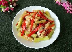 青瓜红椒炒油豆腐