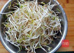 凉拌绿豆芽的做法图解1