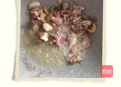 平菇炒肉的做法图解4