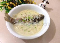 白萝卜丝鲫鱼汤