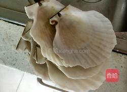 蒜蓉粉丝蒸扇贝的做法图解1