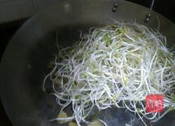绿豆芽炒咸菜的做法图解5