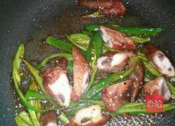 青椒炒烧鸡翼的做法图解5