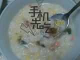 皮蛋瘦肉火腿鸡蛋粥