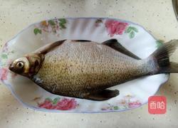 香辣鳊鱼的做法图解1