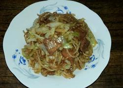 卷心菜腌肉炒饼丝