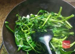 清淡的一个人的晚餐（空心菜和鸡蛋）的做法图解2