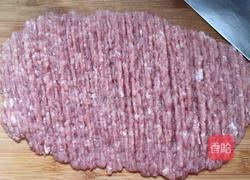 烫面猪肉娃娃菜鲜虾蒸饺的做法图解1