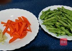 豬肉炒四季豆的做法图解1