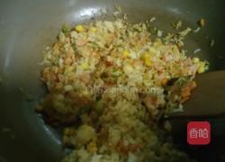 酱油炒饭的做法图解5