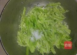 苦瓜炒鸡蛋的做法图解2