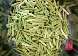 肉炒蒜苔的做法图解1