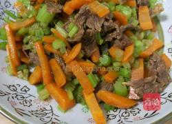 芹芹红萝卜牛肉的做法图解4