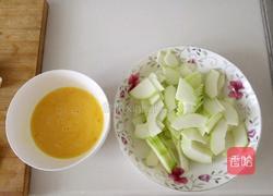 西葫芦炒鸡蛋的做法图解2