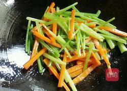 芹菜胡萝卜炒瘦肉的做法图解10