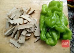 虎皮椒拌香干的做法图解1
