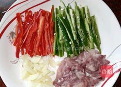 豆角茄子炒肉的做法图解2