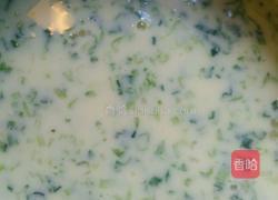 韭菜鸡蛋爱心饼的做法图解3