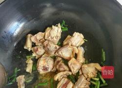 鸡腿烧土豆的做法图解3