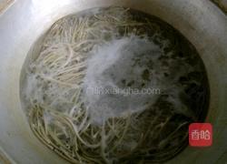 炒面条的做法图解1
