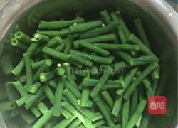 凉拌豇豆的做法图解1